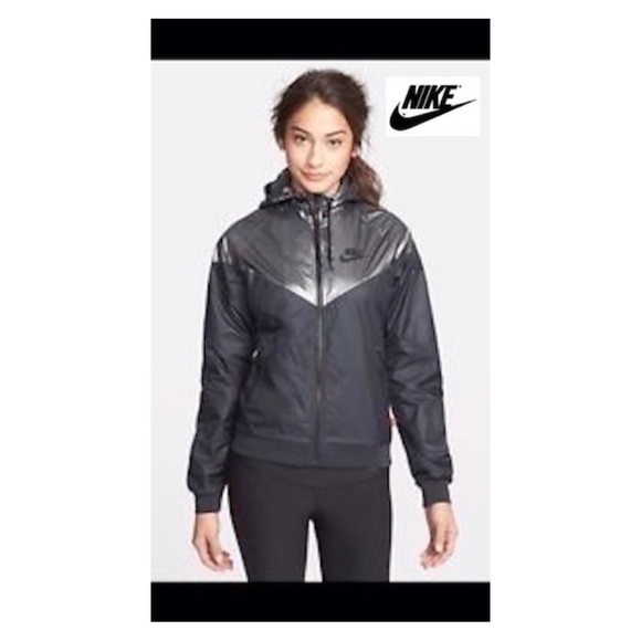 nike windbreaker silver